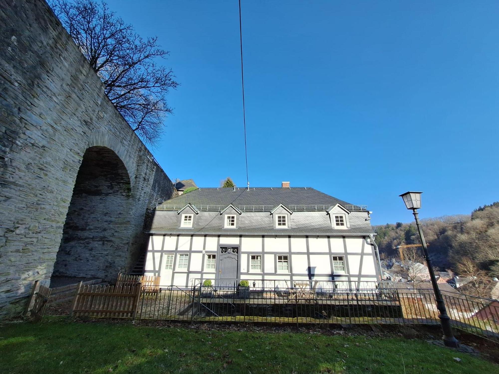 Апартаменти Stachelburg Моншау Екстер'єр фото